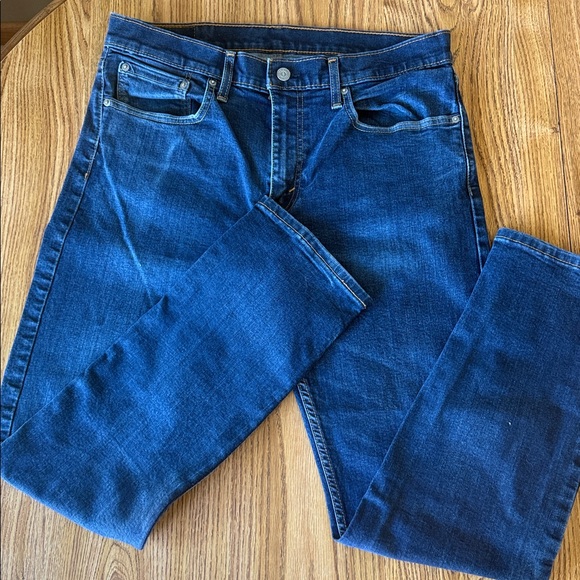 502 Levi 34x32 - Picture 2 of 4